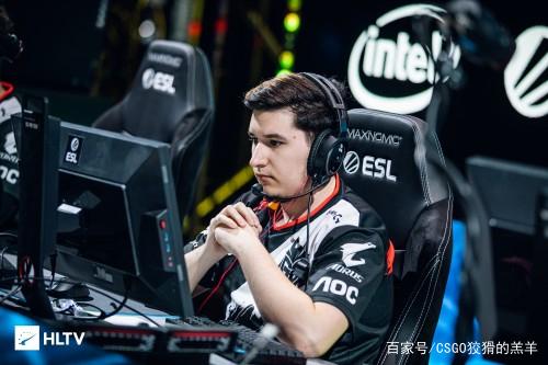 教练组对首 教练组对首